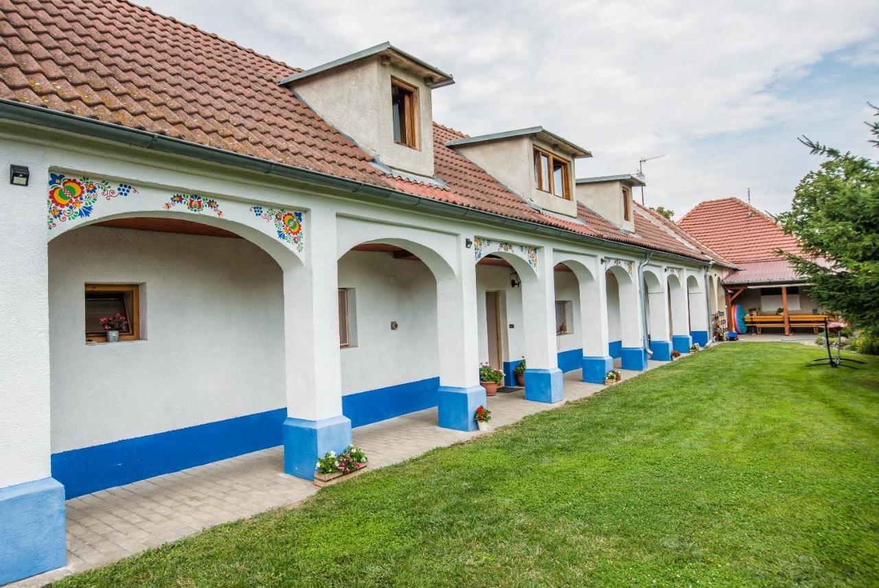 Malovany Dvorecek Dolní Dunajovice Buitenkant foto