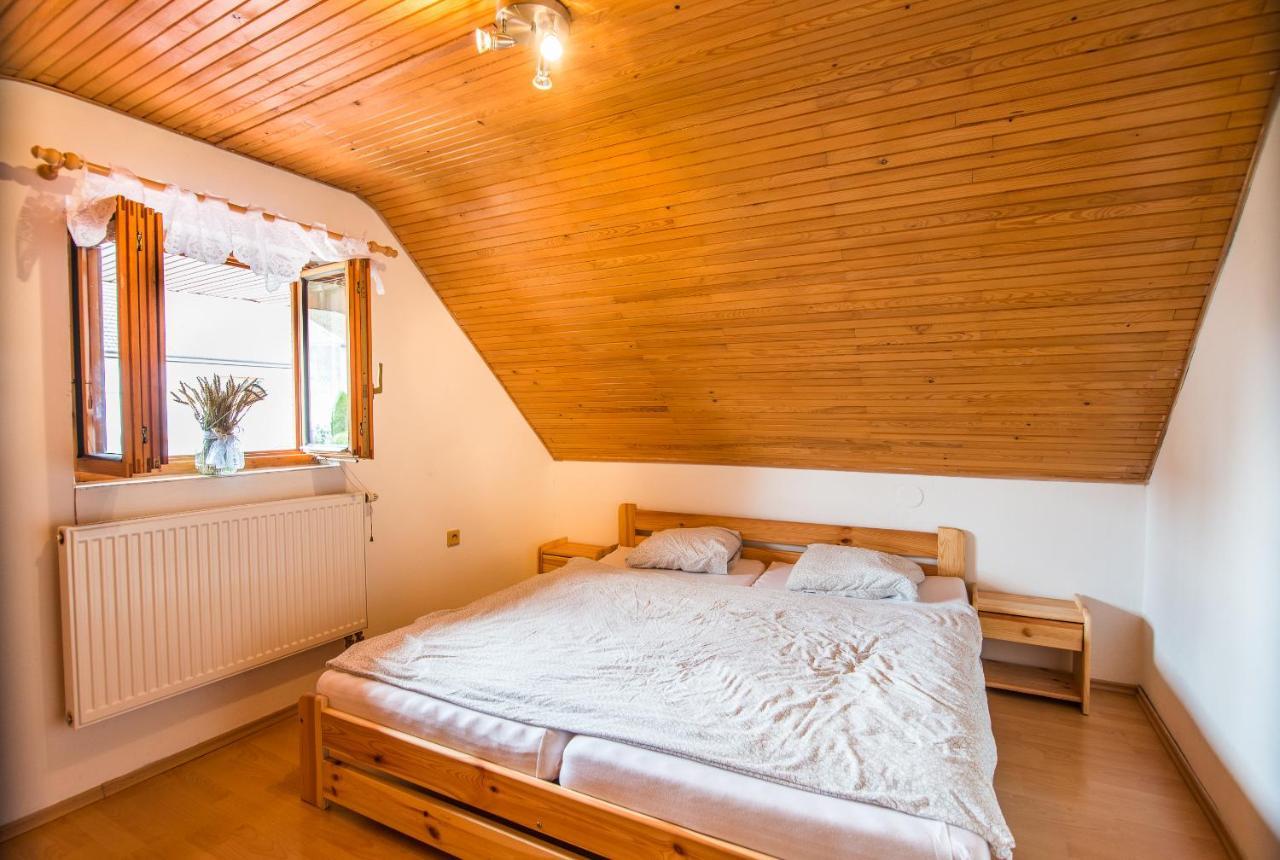 Malovany Dvorecek Dolní Dunajovice Buitenkant foto