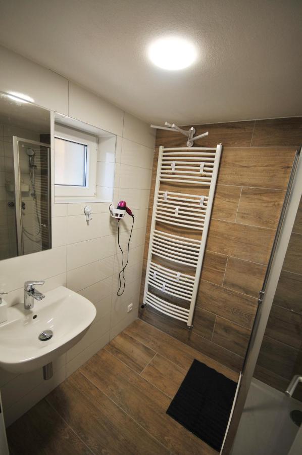 Malovany Dvorecek Dolní Dunajovice Buitenkant foto
